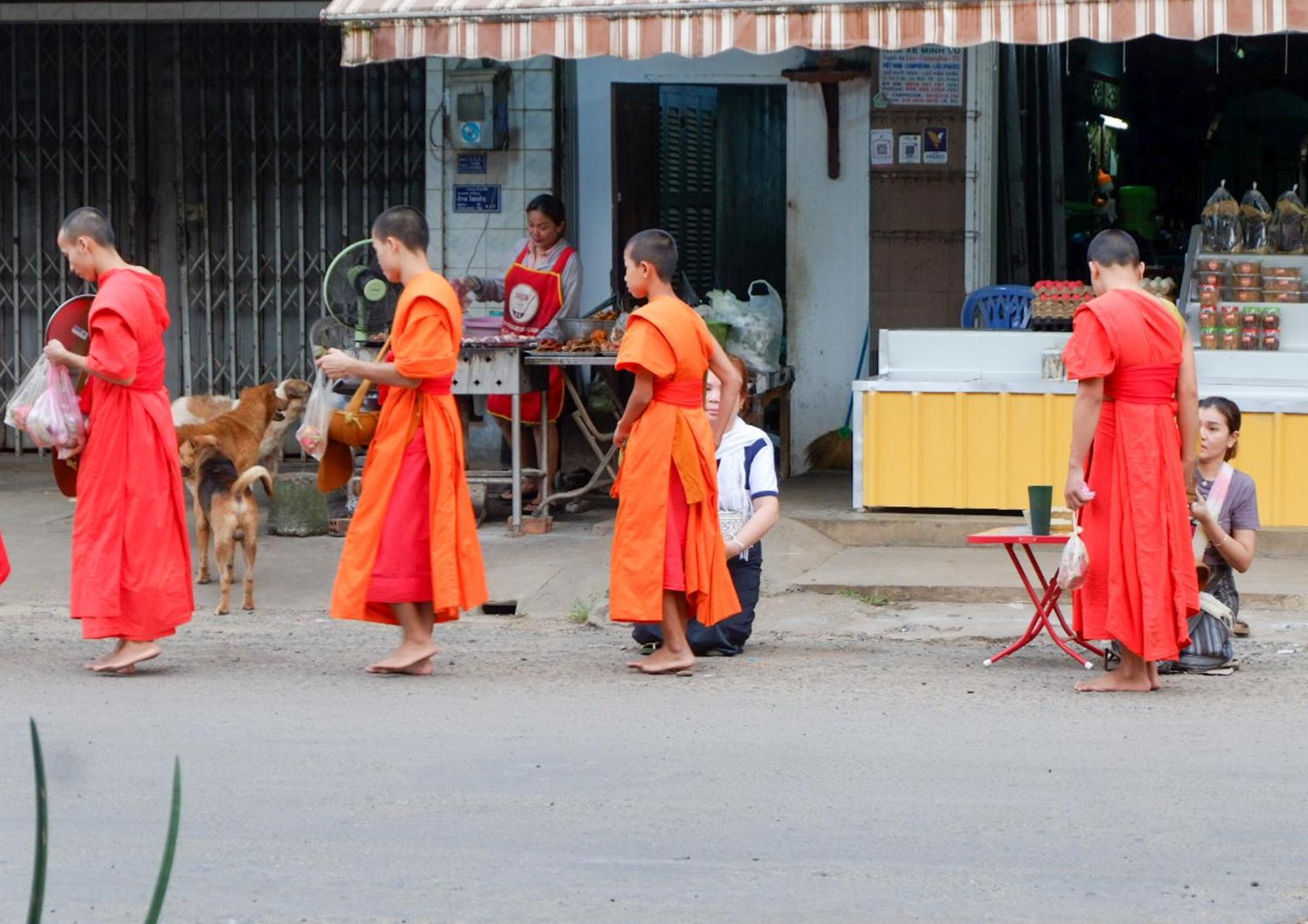 Non Pakse Hostel Exterior photo